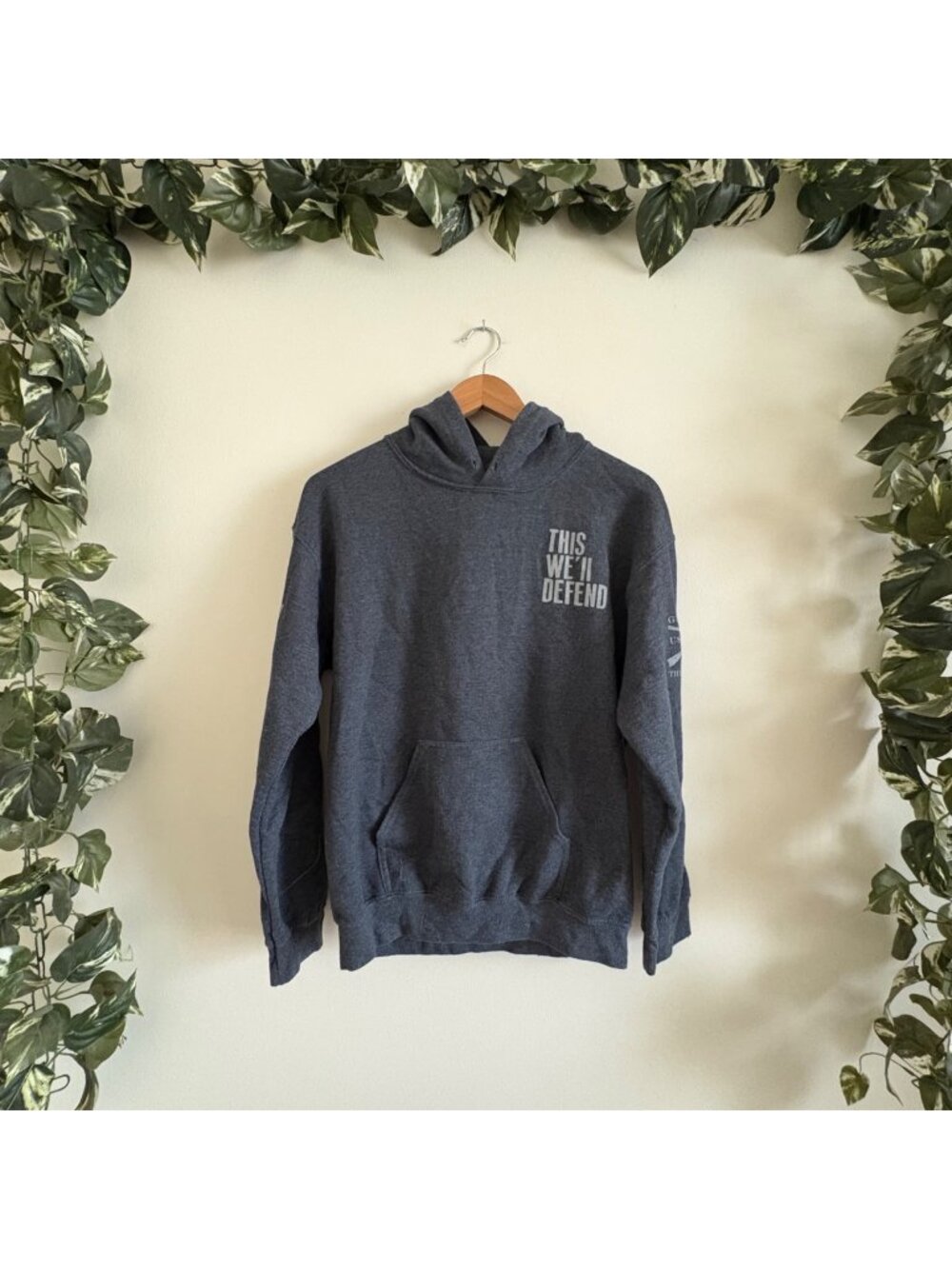 Grunt Style This We’ll Defend Hooded Pullover Sweatshirt Grey Men’s Size S